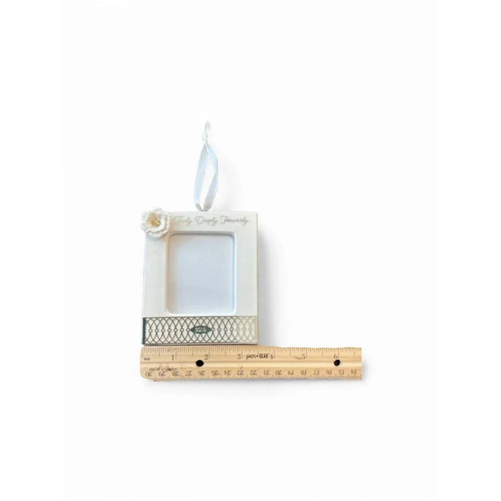 Hallmark Keepsake 2019 Truly Deeply Foreverly Porcelain & Metal Photo Frame Orna